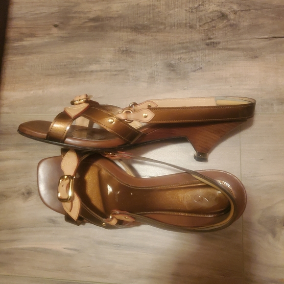 Louis Vuitton 👡 - Picture 2 of 3